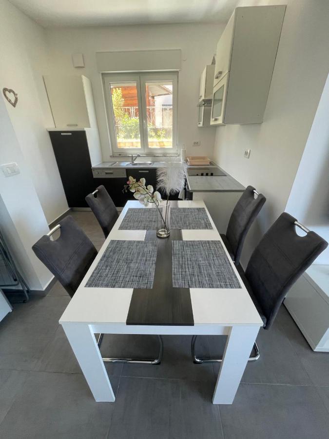 Apartma Chrystel Izola Eksteriør bilde